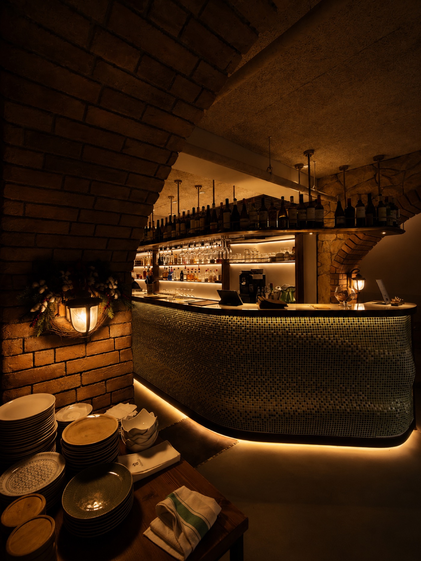 從 VIP 包廂看 CAVA BAJA 吧台